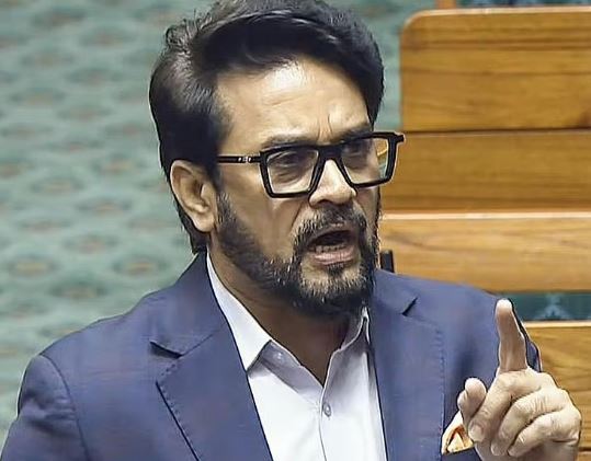 தமிழக அரசின் சனாதன விரோதப் போக்கு: மக்களவையில் பாஜக எம்.பி. அனுராக் தாக்குர் குற்றச்சாட்டு தமிழக அரசின் சனாதன விரோதப் போக்கு: மக்களவையில் பாஜக எம்.பி. அனுராக் தாக்குர் குற்றச்சாட்டு