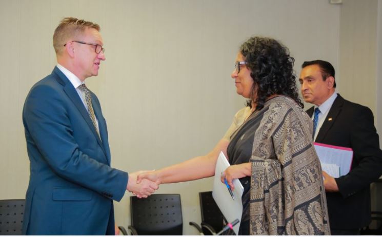 இலங்கை மீண்டெழ ஆஸ்திரேலியா துணை நிற்கும்: பிரதமரிடம் உறுதியளிப்பு இலங்கை மீண்டெழ ஆஸ்திரேலியா துணை நிற்கும்: பிரதமரிடம் உறுதியளிப்பு