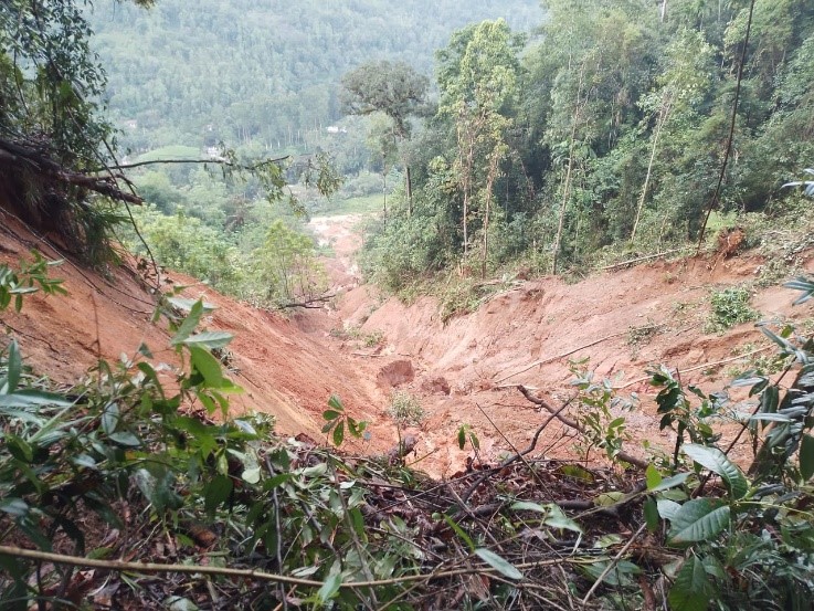 மத்திய மாகாணத்துக்கு மீண்டும் மண்சரிவு, வெள்ள அபாய எச்சரிக்கை