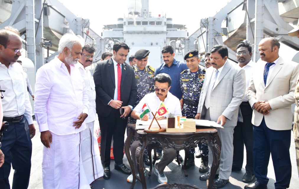 தமிழ்நாட்டின் நிவாரண உதவி பொருட்கள் நாட்டிற்கு