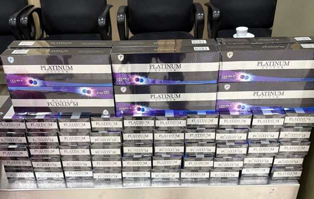 சிகரெட் கடத்த முயன்றதாக இலங்கை பெண் விமான நிலையத்தில் கைது!