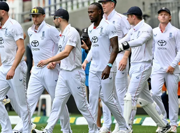 இங்கிலாந்து அணிக்கு DRS Review வாய்ப்பை மீண்டும் வழங்க தீர்மானம் இங்கிலாந்து அணிக்கு DRS Review வாய்ப்பை மீண்டும் வழங்க தீர்மானம்