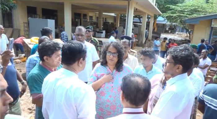 வெள்ளத்தால் பாதிக்கப்பட்ட பேராதெனிய பல்கலைக்கழகத்திற்கு பிரதமர் விஜயம்