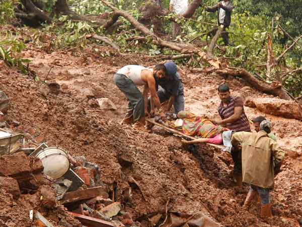 இலங்கையின் 30% நிலப்பரப்பு மண்சரிவு அபாய வலயமாக அடையாளம் இலங்கையின் 30% நிலப்பரப்பு மண்சரிவு அபாய வலயமாக அடையாளம்