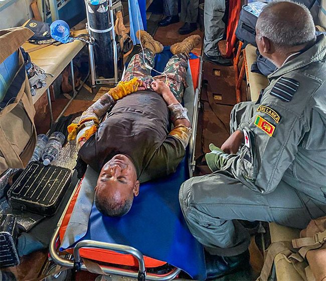 அமைதி காக்கும் வீரர்களின் உயிரை காப்பாற்றிய இலங்கை விமானப்படை வீரர்கள்