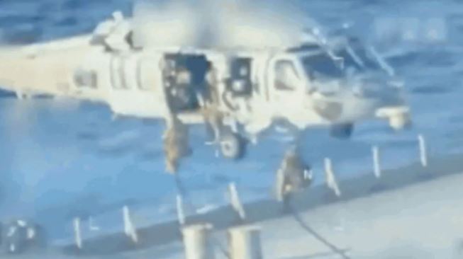 அமெரிக்க படைகளால் கைப்பற்றப்பட்ட எண்ணெய் கப்பல்! அமெரிக்க படைகளால் கைப்பற்றப்பட்ட எண்ணெய் கப்பல்!