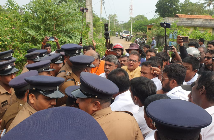 தையிட்டியில் பெரும் பதற்றம் – வேலன் சுவாமிகள் உள்ளிட்ட மதத் தலைவர்கள், அரசியல் பிரமுகர்கள் கைது