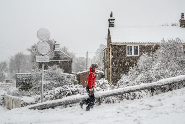 இங்கிலாந்தில் புத்தாண்டு தினத்தில் அதிகளவு பனிப் பொழிவு