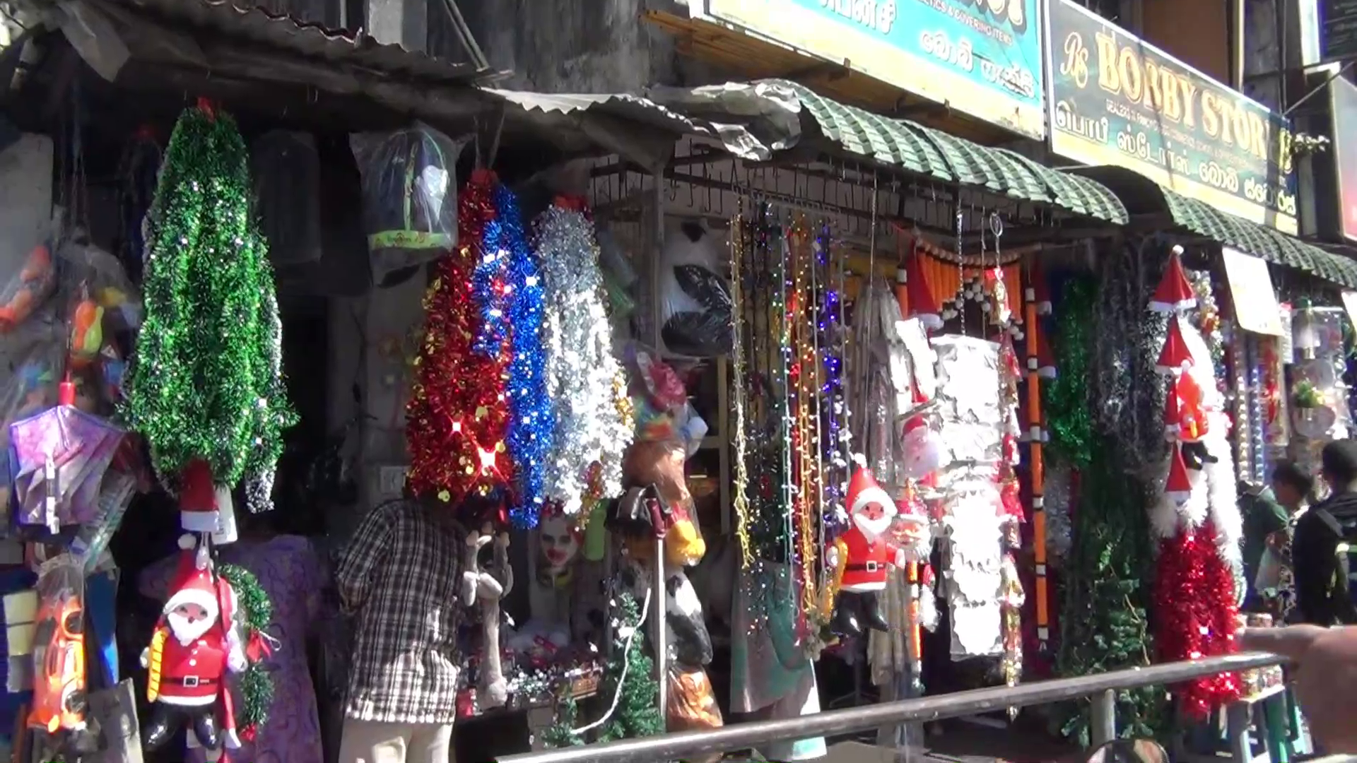 கிறிஸ்மஸ் பண்டிகையை கொண்டாட மலையக மக்கள் தயார்.