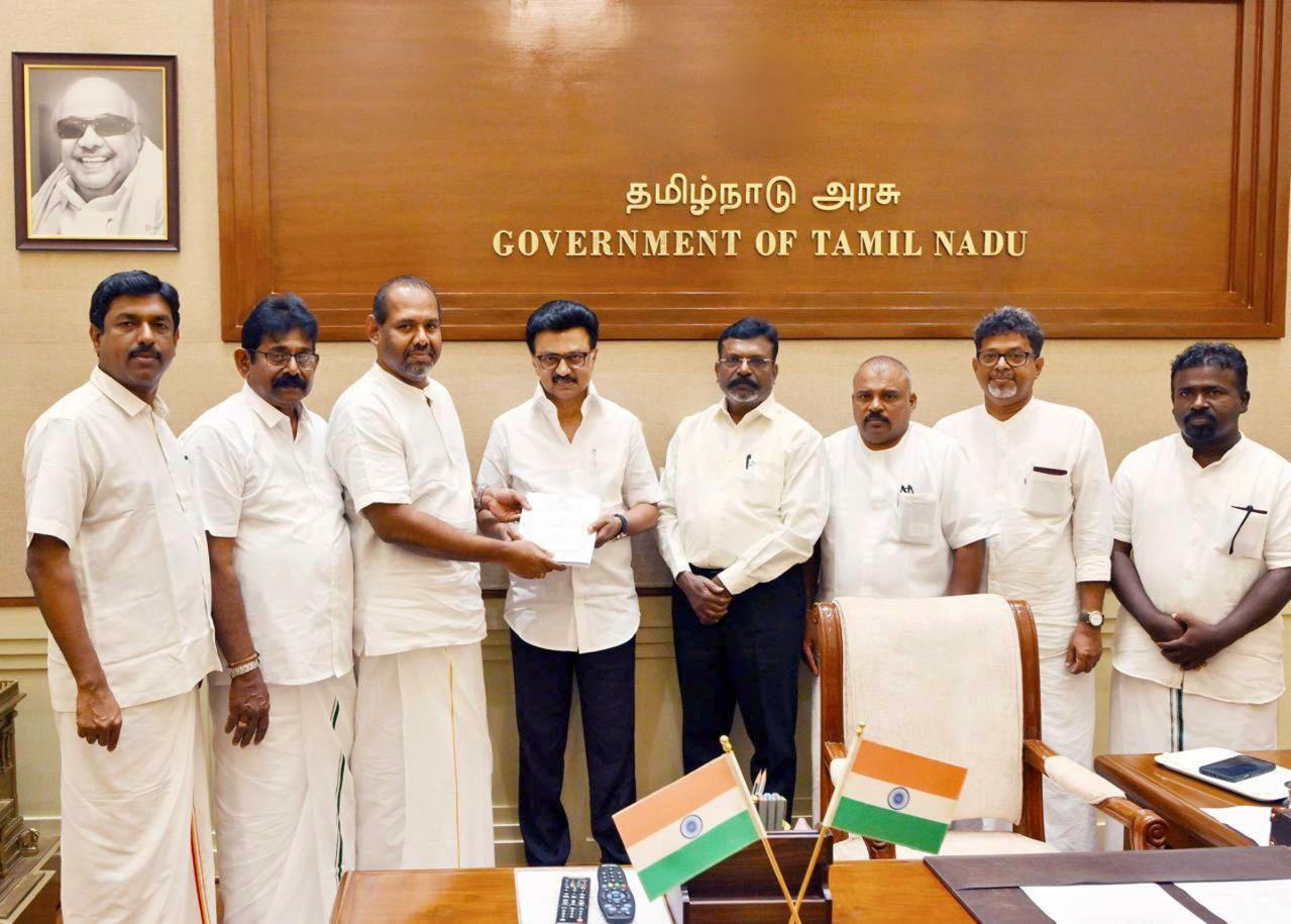 கஜேந்திரகுமார் தலைமையிலான குழு மு.க.ஸ்டாலினுடன் சந்திப்பு கஜேந்திரகுமார் தலைமையிலான குழு மு.க.ஸ்டாலினுடன் சந்திப்பு