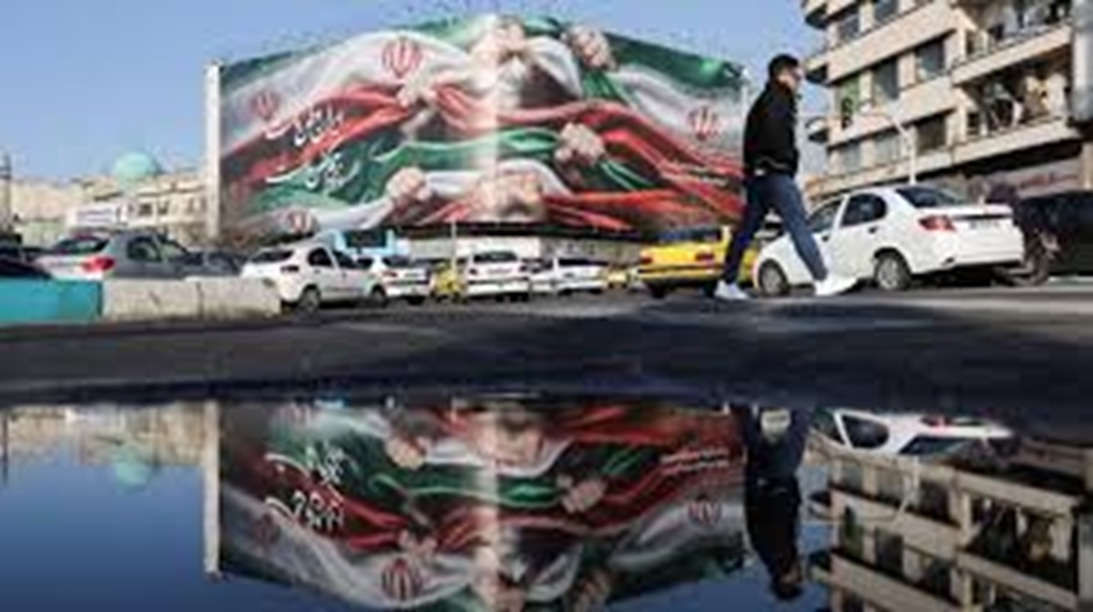 வளைகுடாவில் பதற்றம் அதிகரிப்பு – அமெரிக்க விமானம் தாங்கிக் கப்பல்களை இலக்குவைக்கும் ஈரான்