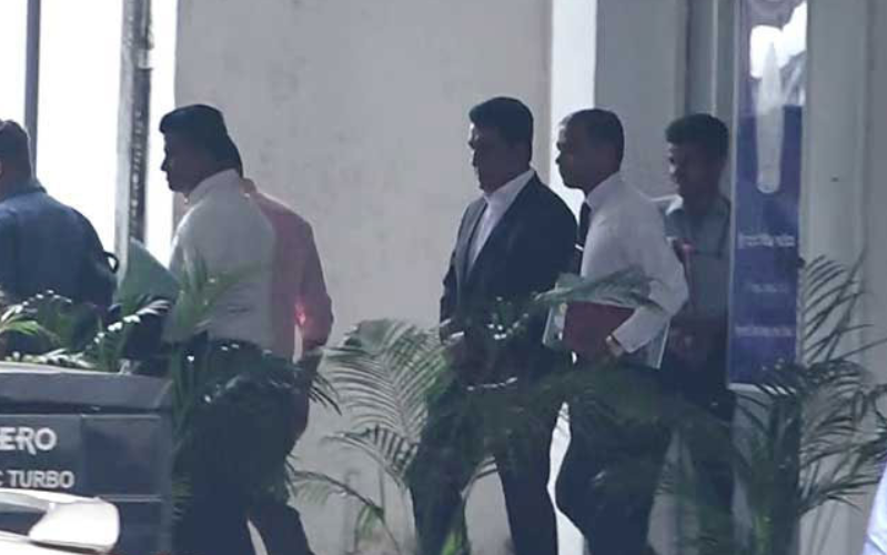 ஜோன்ஸ்டன் பெர்னாண்டோ மற்றும் அவரது இளைய மகனுக்கு விளக்கமறியல் ஜோன்ஸ்டன் பெர்னாண்டோ மற்றும் அவரது இளைய மகனுக்கு விளக்கமறியல்