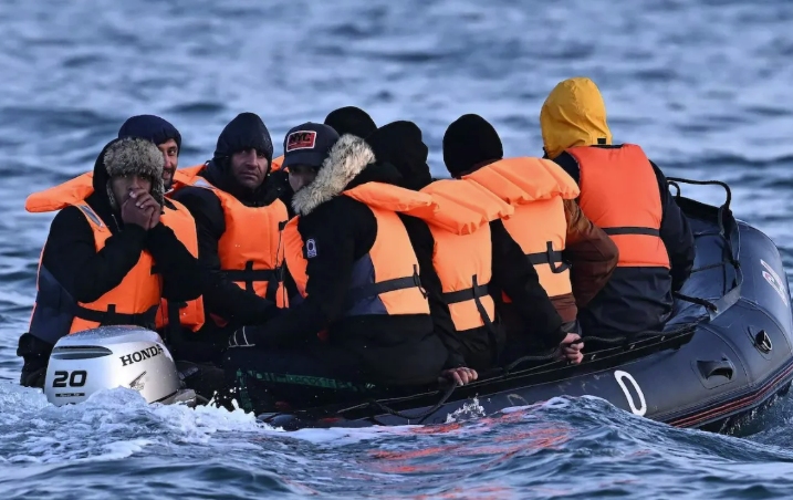 தொழிலாளர் கட்சியின் குடியேற்றவாசிகள் தொடர்பான அணுகுமுறை – இங்கிலாந்து மக்களுக்கு பாதிப்பு