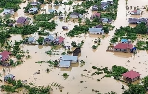 டிட்வா புயலால் பாதிக்கப்பட்ட 4 இலட்சத்திற்கும் அதிகமான குடும்பங்களுக்கு நஷ்டஈடு