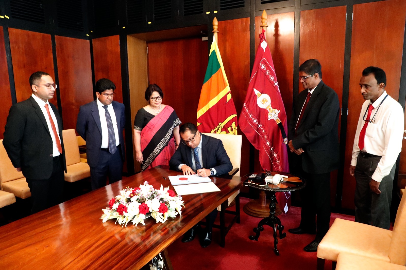 துறைமுக நகரத் திருத்தச் சட்டத்தை சான்றுரைப்படுத்திய சபாநாயகர்