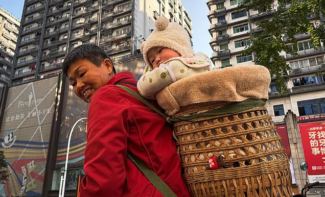 குழந்தை பெறுவதை ஊக்குவிக்க சீனா!! வரி விலக்கும் அறிவிப்பு