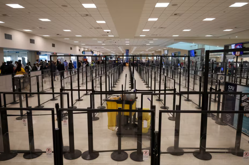 கரீபியன் விமான நிலையங்களில் நூற்றுக்கணக்கான விமானங்கள் இரத்து