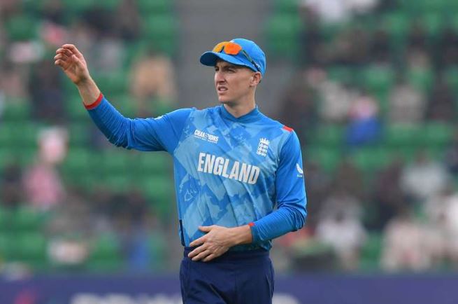 இங்கிலாந்து அணி வீரருக்கு அபராதம்!