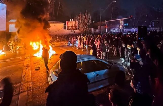 ஈரானில் நீடிக்கும் போராட்டம்!! 500 பேர் உயிரிழப்பு ஈரானில் நீடிக்கும் போராட்டம்!! 500 பேர் உயிரிழப்பு