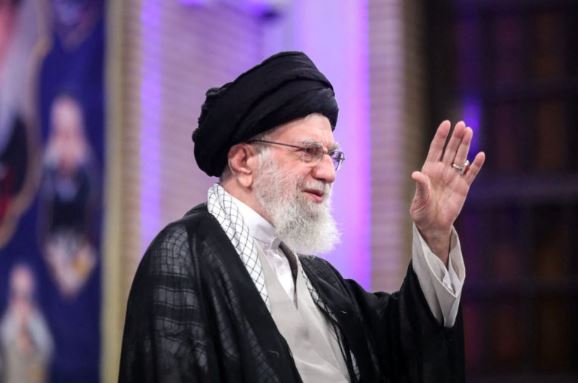 ஈரானின் அதியுச்ச தலைவர் அமெரிக்கா ஜனாதிபதி டிரம்பிற்கு நேரடி எச்சரிக்கை ஈரானின் அதியுச்ச தலைவர் அமெரிக்கா ஜனாதிபதி டிரம்பிற்கு நேரடி எச்சரிக்கை