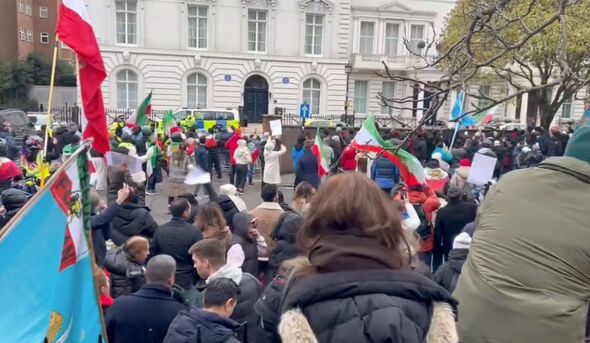 ஈரான் அரசாங்கத்திற்கு எதிராக லண்டனில் பாரிய போராட்டம்