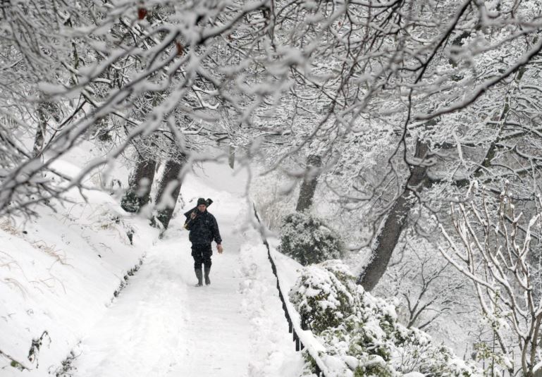 இங்கிலாந்தின் சில பகுதிகளுக்கு பனி பொழிவு குறித்து அம்பர்  எச்சரிக்கை