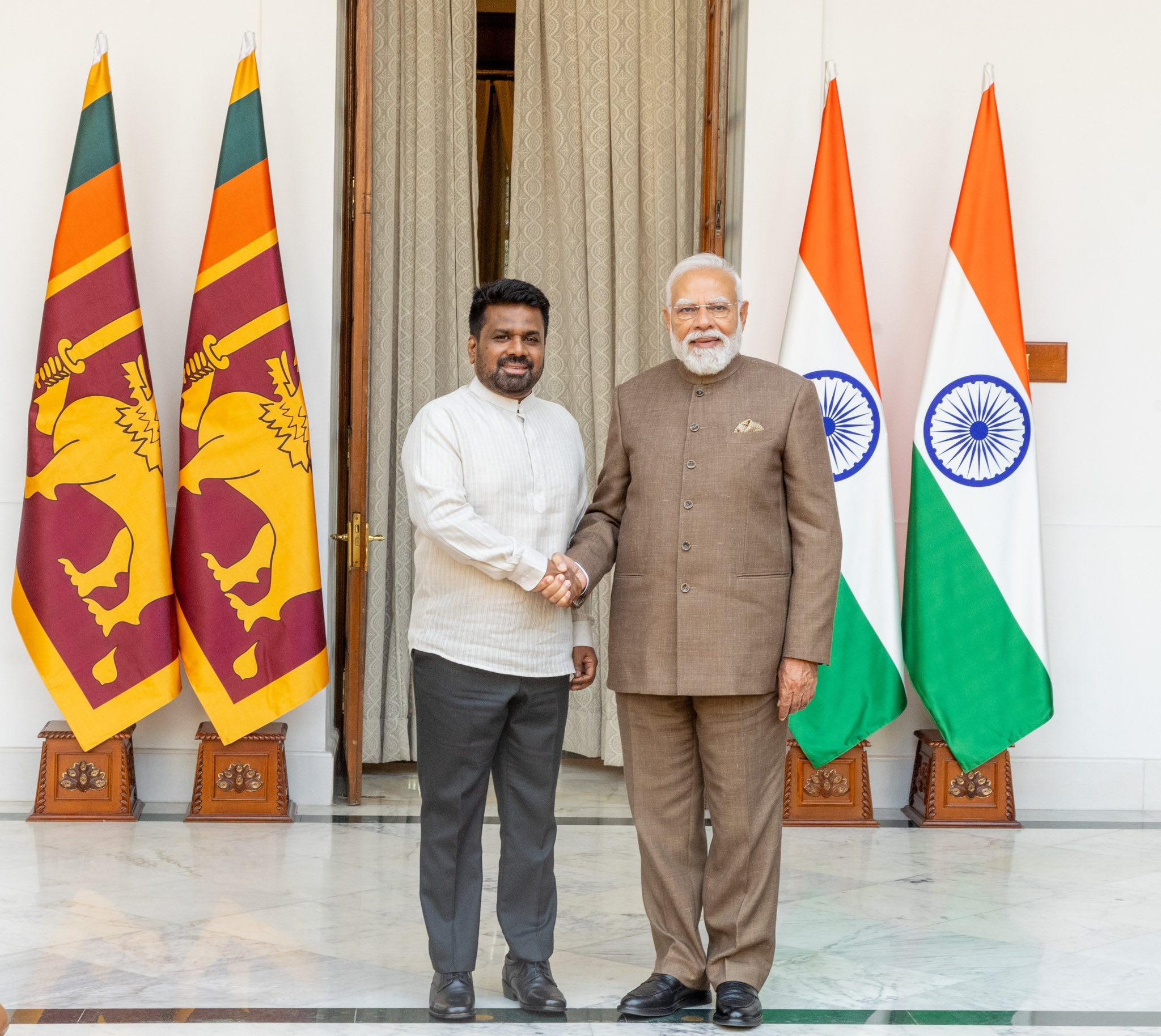 மோடி – அநுர சந்திப்பு