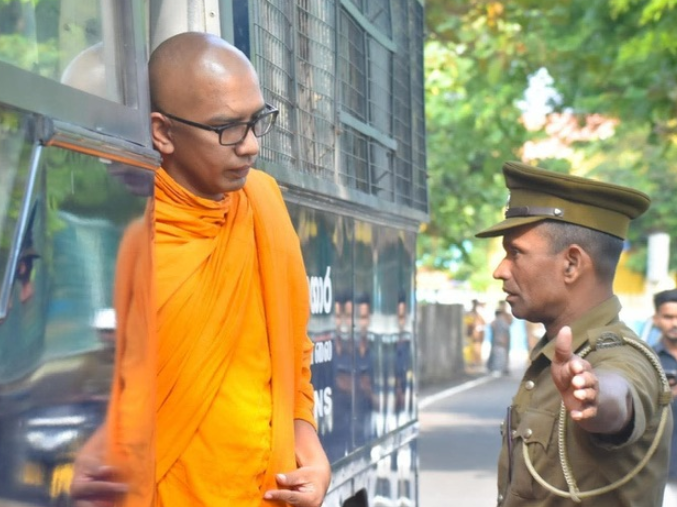 திருகோணமலை புத்தர் சிலை விவகாரம் –  பிக்குகள் உட்பட சந்தேகநபர்களுக்கு பிணை