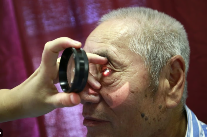 உலகில் 94 மில்லியனுக்கும் மேற்பட்ட மக்கள் கண்புரையால் அவதியுறுகின்றனர்