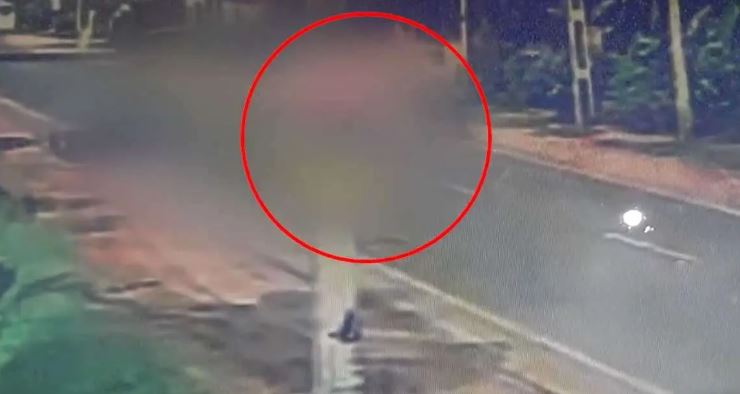 வாகன விபத்தில் பெண் ஒருவர் உயிரிழப்பு