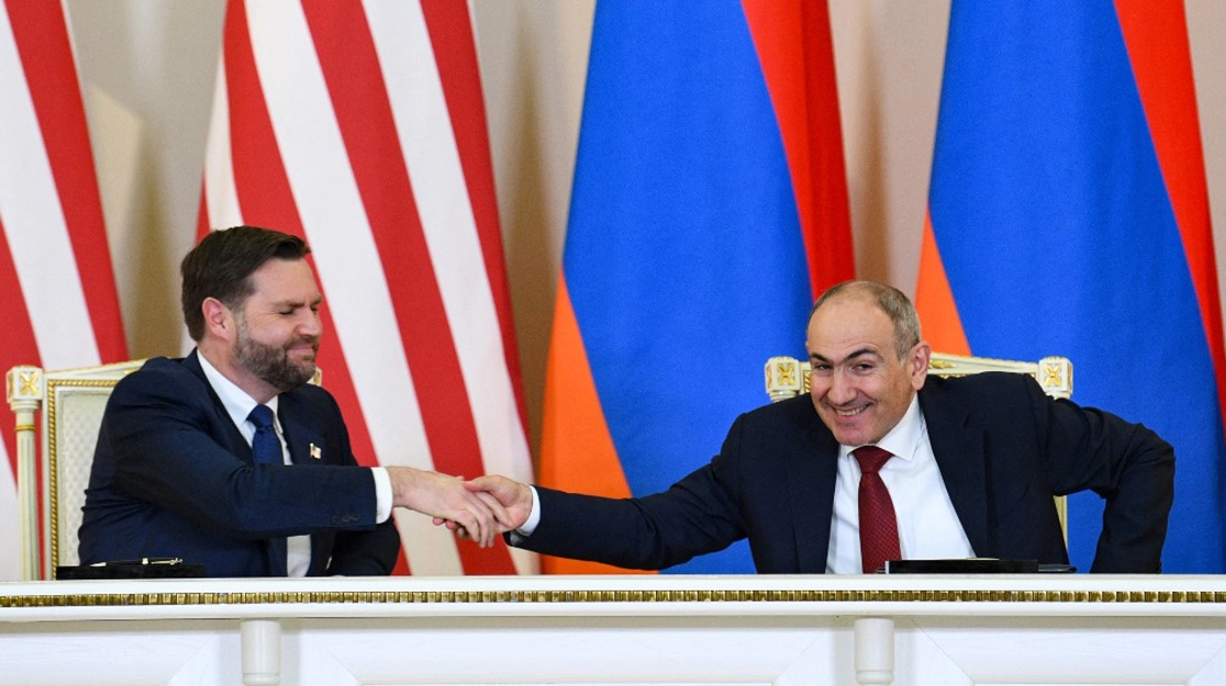 அணுசக்தி அரசியலில் திருப்பம் – ரஷ்யாவை விட்டு அமெரிக்காவை தெரிவு  செய்த அர்மேனியா