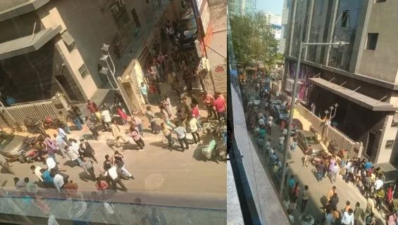 கொல்கத்தாவில் நிலநடுக்கம் – அச்சத்தில் குடியிருப்புகளை விட்டு வீதிக்கு வந்த மக்கள் கொல்கத்தாவில் நிலநடுக்கம் – அச்சத்தில் குடியிருப்புகளை விட்டு வீதிக்கு வந்த மக்கள்