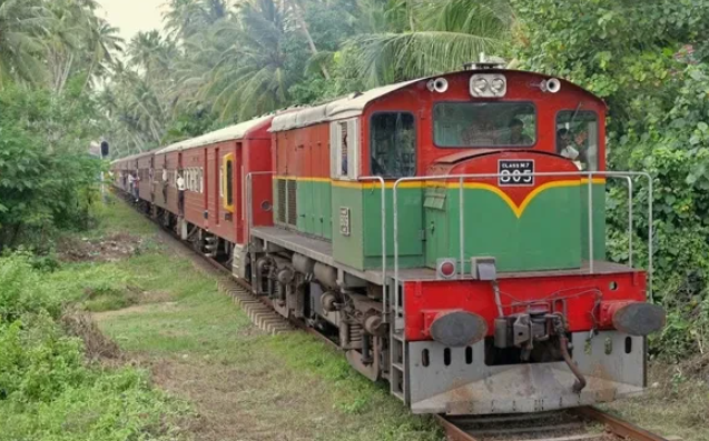 இன்று நள்ளிரவு முதல் ரயில் சேவைகளிலிருந்து விலக லொகோமோடிவ் ரயில் சாரதிகள் தீர்மானம்