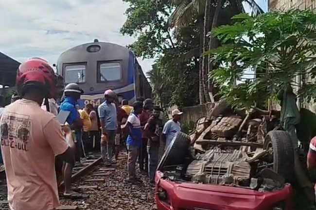 பயாகலை ரயில் விபத்து – காயமடைந்த இரு இளைஞர்கள் உயிரிழப்பு