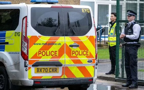 லண்டனில் பாடசாலை ஒன்றில் கத்திக் குத்து தாக்குதல் – ஒருவர் கைது