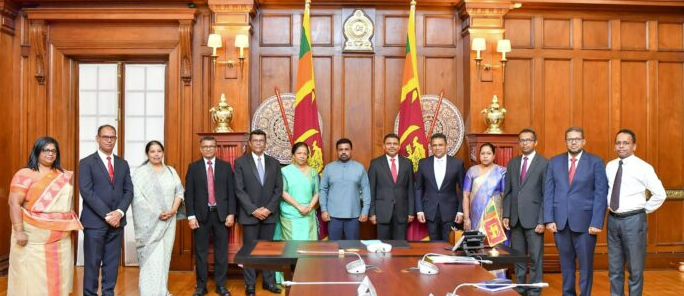 தூதுவர்கள் நியமனங்களுக்கு உயர் பதவிகள் பற்றிய குழு அனுமதி