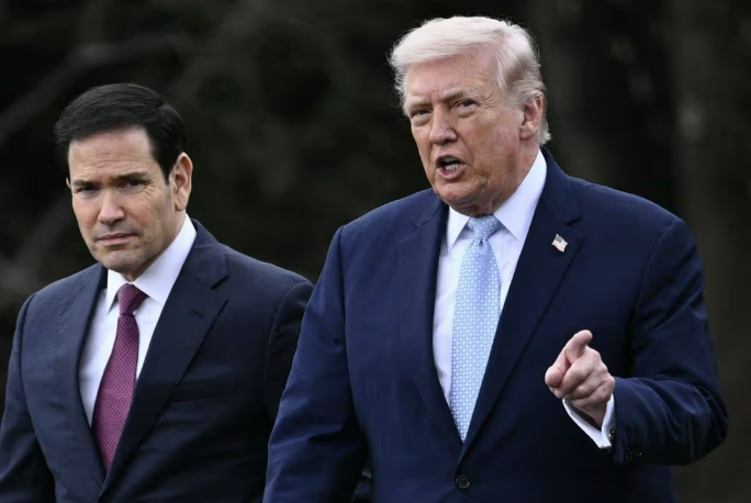 ஹார்முஸ் நீரிணை தொடர்பில்  பிரித்தானியா மிகவும் தாமதமாக முடிவெடுத்துள்ளது – அமெரிக்க ஜனாதிபதி அதிருப்தி