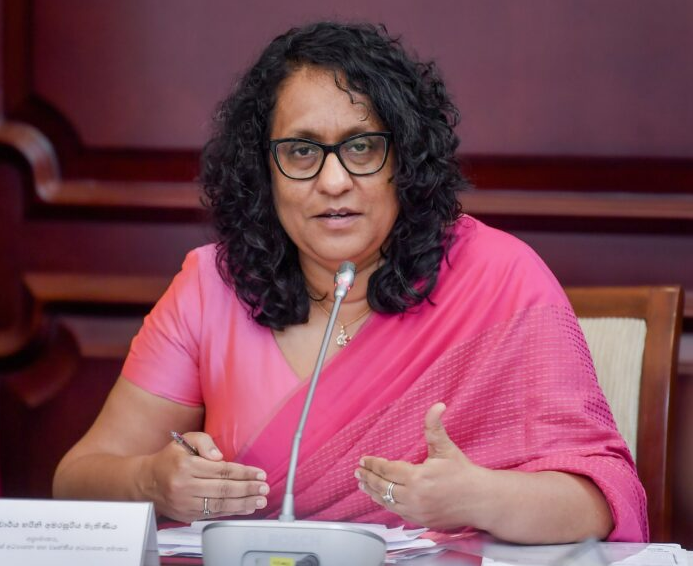 திட்டமிட்டபடி பரீட்சைகளை நடத்த முடிவு