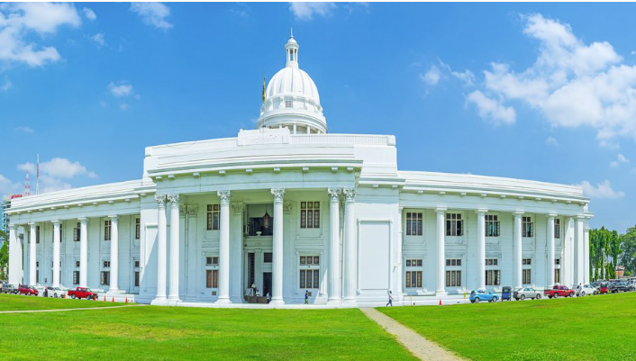 கொழும்பில் வாகன தரிப்பிடக் கட்டண முறை நாளை முதல் நடைமுறையில் கொழும்பில் வாகன தரிப்பிடக் கட்டண முறை நாளை முதல் நடைமுறையில்