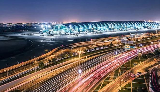 துபாய் விமான நிலையம் அருகே ட்ரோன் தாக்குதல் – விமான சேவைகள் தற்காலிகமாக நிறுத்தம்