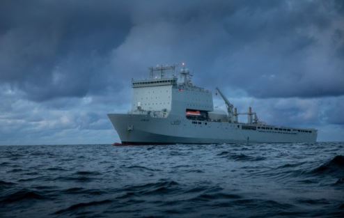 ஹார்முஸ் பகுதிக்கு செல்ல தயராகும் பிரித்தானிய கடற்படை கப்பல்