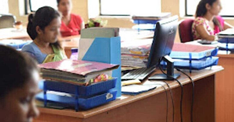 அரச ஊழியர்களுக்கு ஒவ்வொரு புதன்கிழமையும் விடுமுறை அரச ஊழியர்களுக்கு ஒவ்வொரு புதன்கிழமையும் விடுமுறை