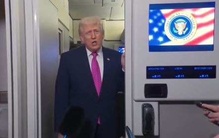 ஈரானில் ஆட்சி மாற்றம் நிகழ்ந்துவிட்டது – டிரம்ப் அறிவிப்பு