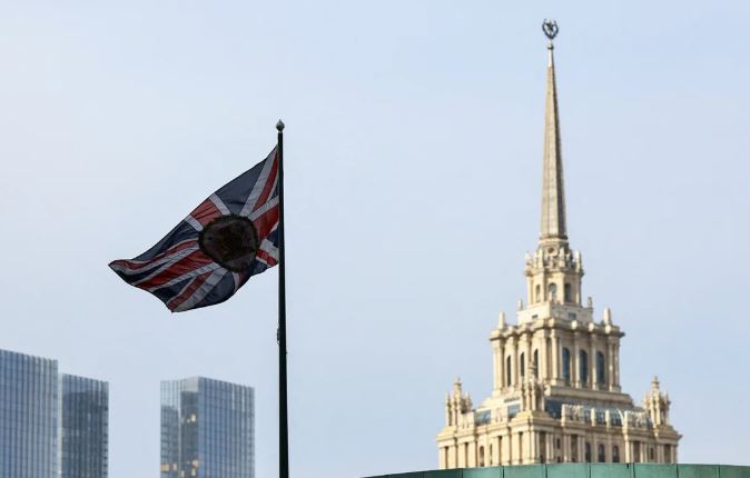 பிரித்தானிய தூதுவரை நாட்டை விட்டு வெளியேறுமாறு ரஷ்யா உத்தரவு