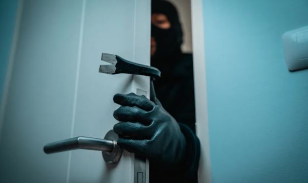 பிரித்தானிய பொலிஸார் தொடர்பில் வெளியான தகவல்