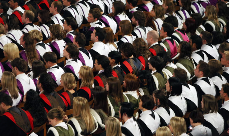 இங்கிலாந்தில் மாணவர் கடன் திட்ட மாற்றங்கள் 50 இலட்சம் பேர் பாதிப்பு