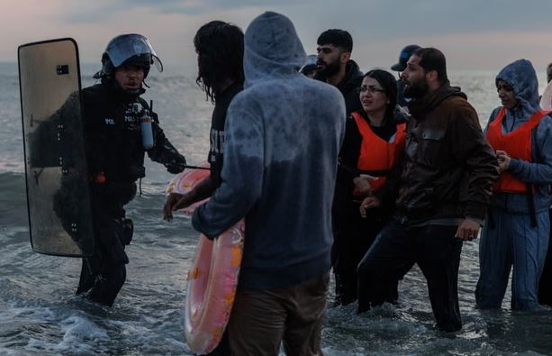 பிரித்தானியா-பிரான்ஸ் ஒப்பந்தம் முடிவு!! ஆங்கில கால்வாயை கடக்க முடியாமா?