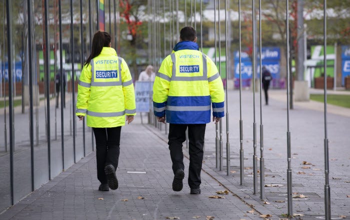 இங்கிலாந்தின் பாதுகாப்புத் துறையில் குறைப்பாடு