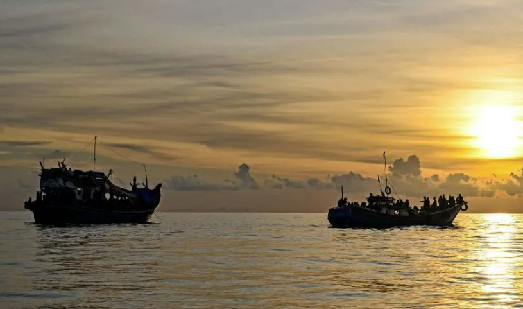 அந்தமான் கடலில் கவிழ்ந்த அகதிகள் படகு