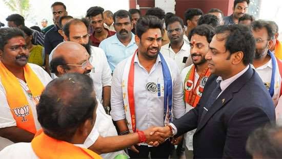 தமிழ்நாட்டின் உள்ளக அரசியலில், இலங்கை துணைத் தூதுவர் தலையீடு என தேர்தல் ஆணையத்தில் முறைப்பாடு